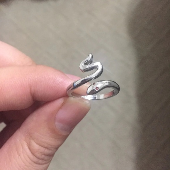 Silver Snake Ring - Picture 2 of 3